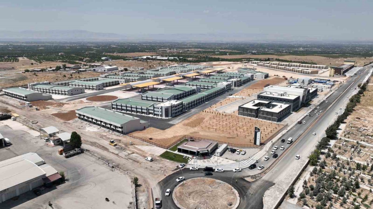 Dünya Kayısı Ticaret Merkezi’nin açılışı için gün sayılıyor