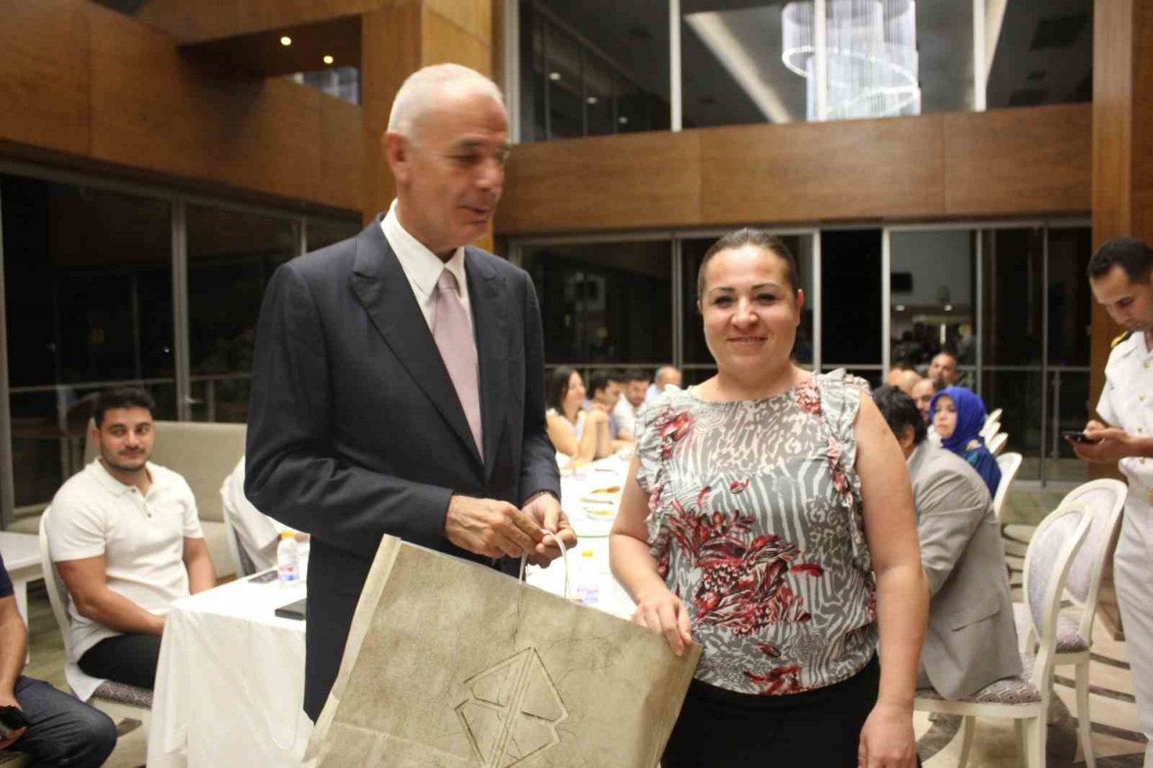 Marmaris Kaymakamı Aksoy, düzenlenen yemekle uğurlandı