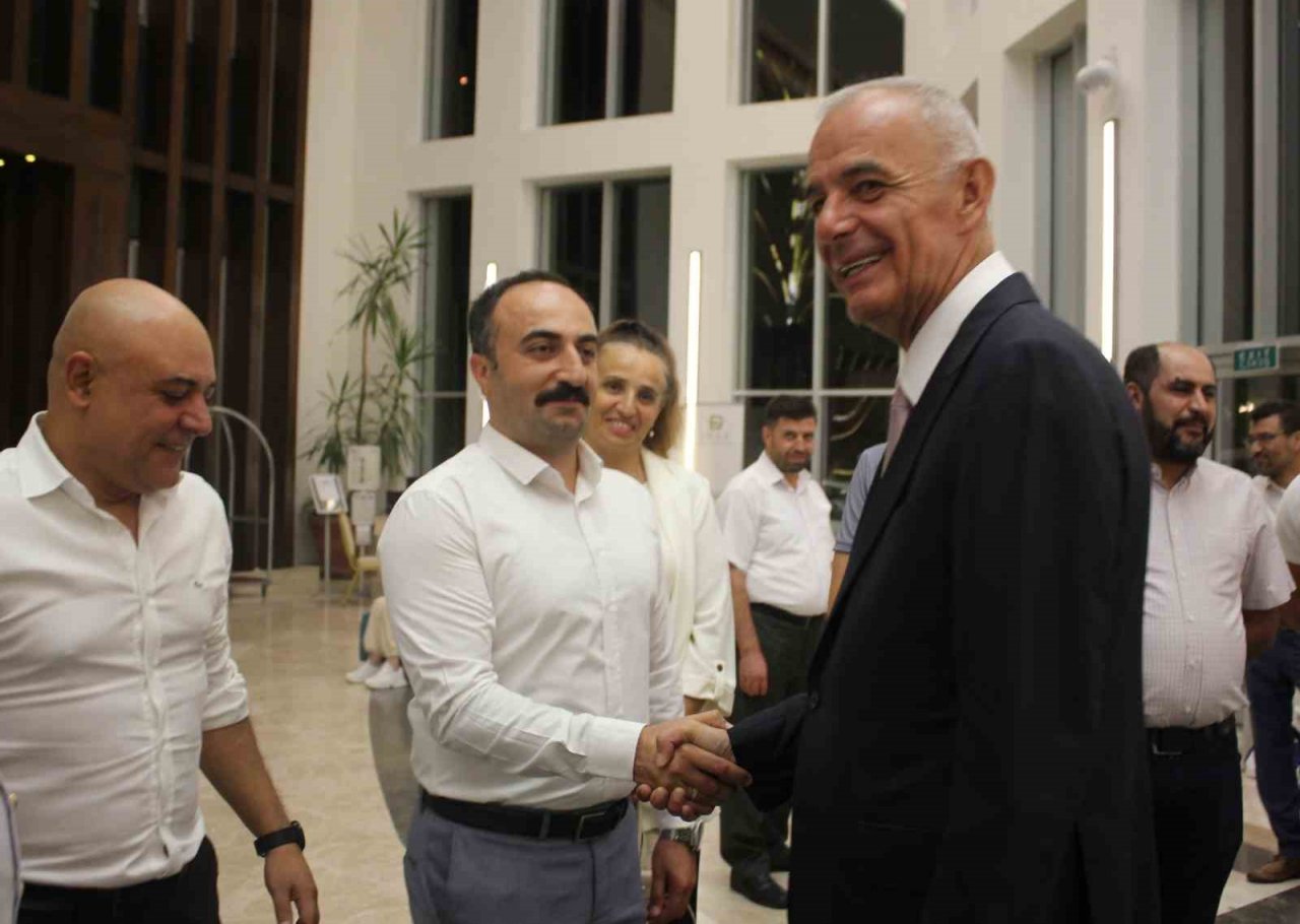 Marmaris Kaymakamı Aksoy, düzenlenen yemekle uğurlandı