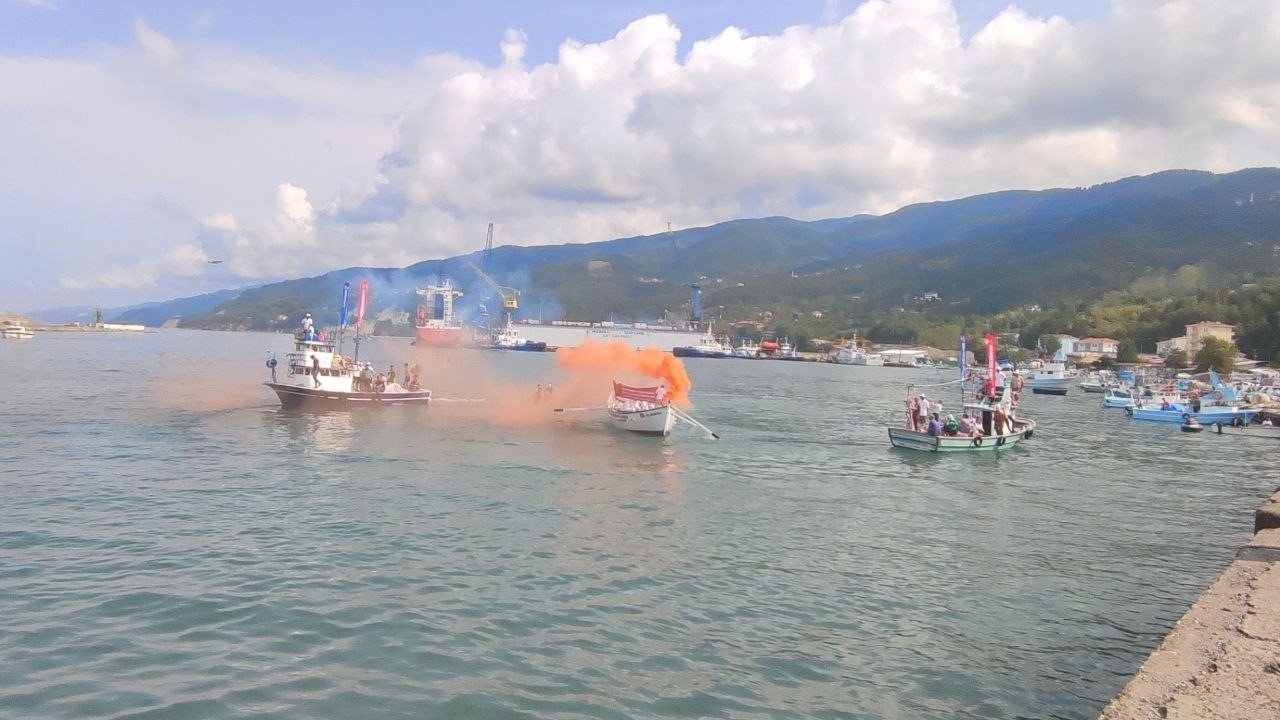 Milli Mücadele’nin simgesi İnebolu Denk Kayığı deniz şenliklerinde göz doldurdu