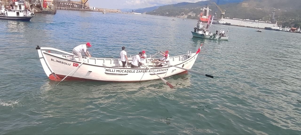 Milli Mücadele’nin simgesi İnebolu Denk Kayığı deniz şenliklerinde göz doldurdu