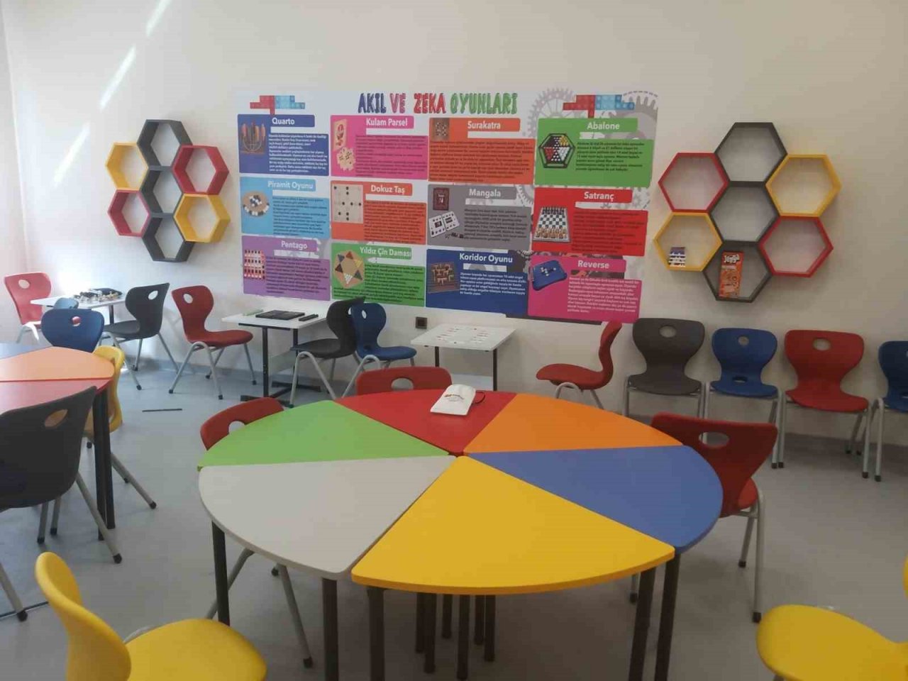 Öğretmenler yeni öğretim yılına okul temizliğini yaparak başladılar