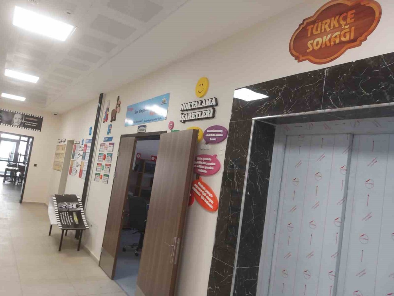 Öğretmenler yeni öğretim yılına okul temizliğini yaparak başladılar