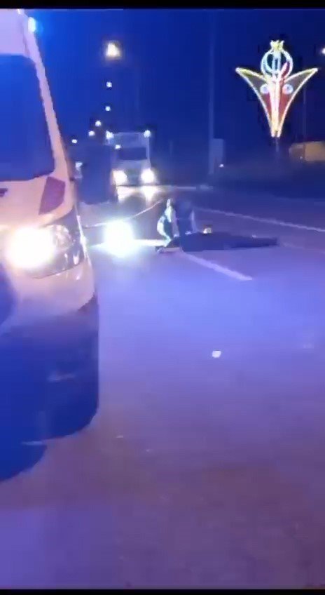 Otomobilin çarptığı tır sürücüsü hayatını kaybetti