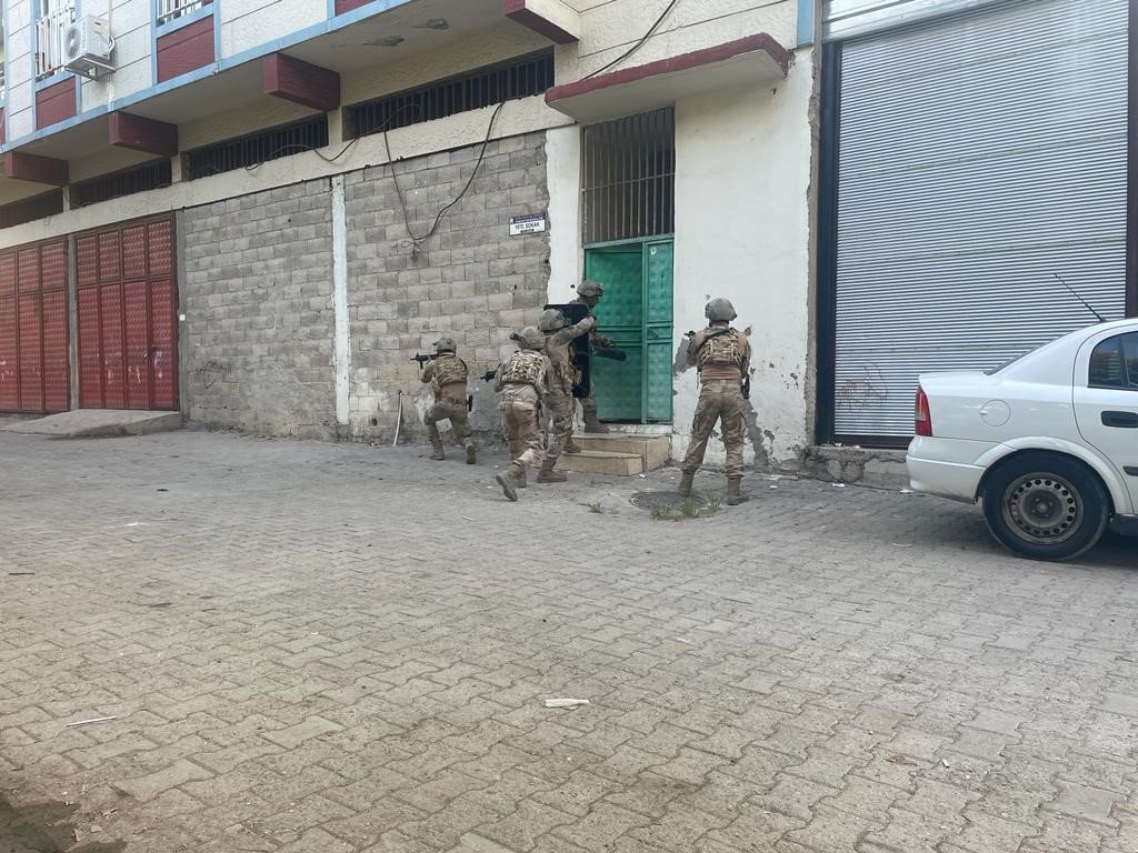 Şanlıurfa’da "kanunsuz silahlanmaya hayır" operasyonu: 57 gözaltı