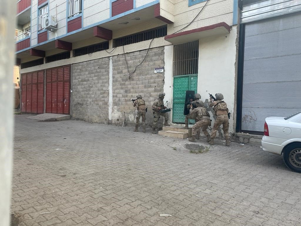 Şanlıurfa’da "kanunsuz silahlanmaya hayır" operasyonu: 57 gözaltı
