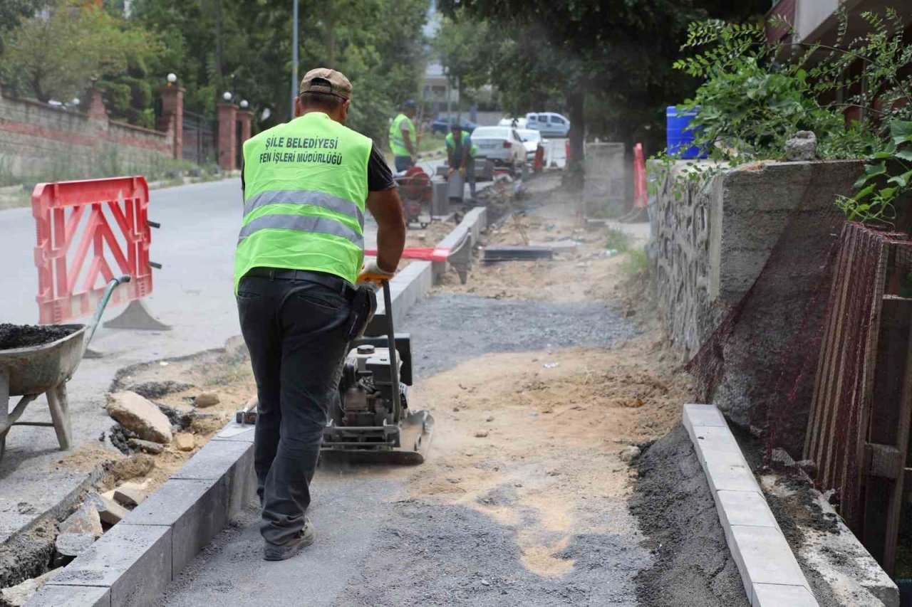 Şile Belediyesi yatırımlarını sürdürüyor: 75. Yıl Caddesi yenilendi