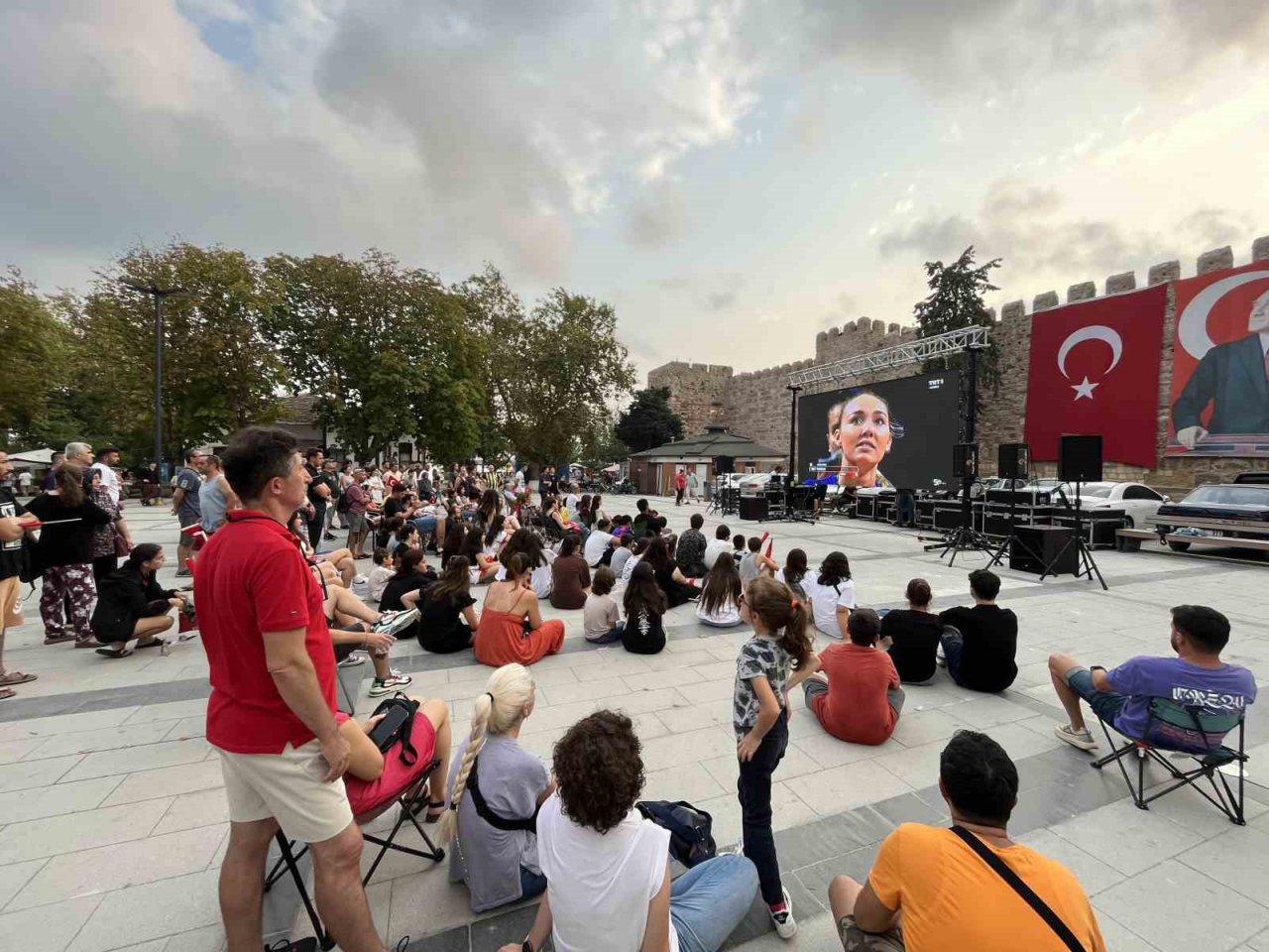 Sinop’ta dev ekranda milli maç heyecanı