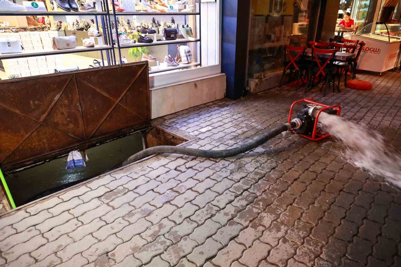 Uşak’ta yağış miktarı rekor seviyelere ulaştı