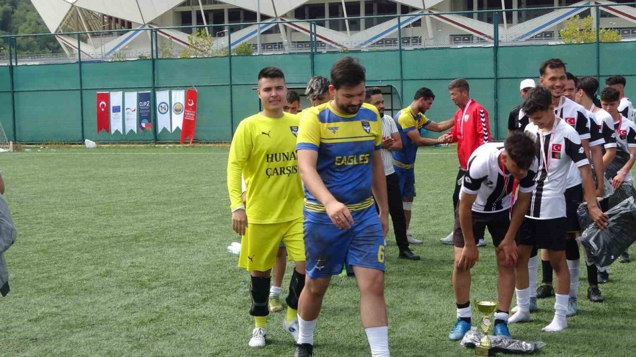 Göçmenlerin futbol turnuvası sona erdi