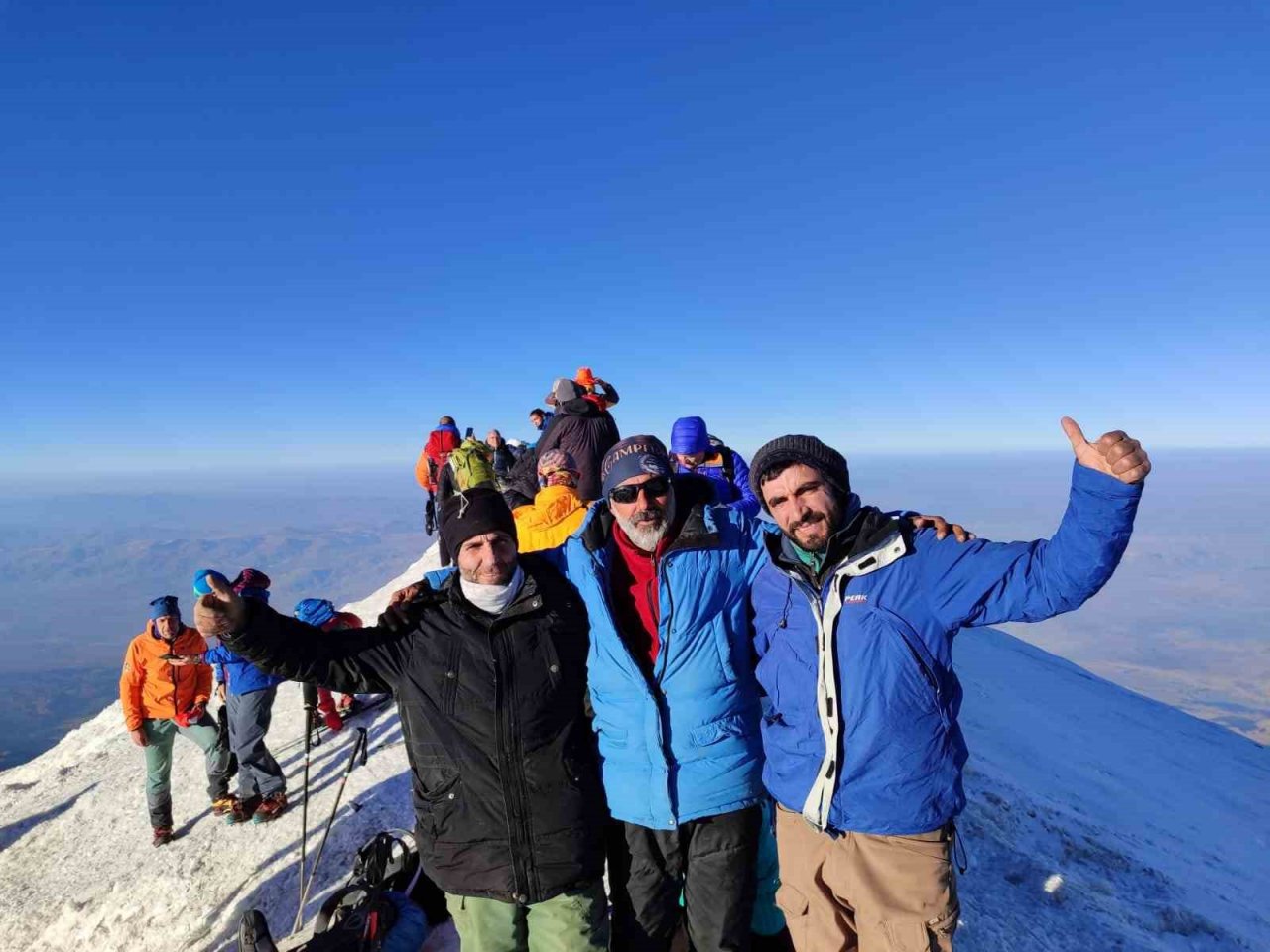 Ağrı Dağı zirvesi boş kalmıyor