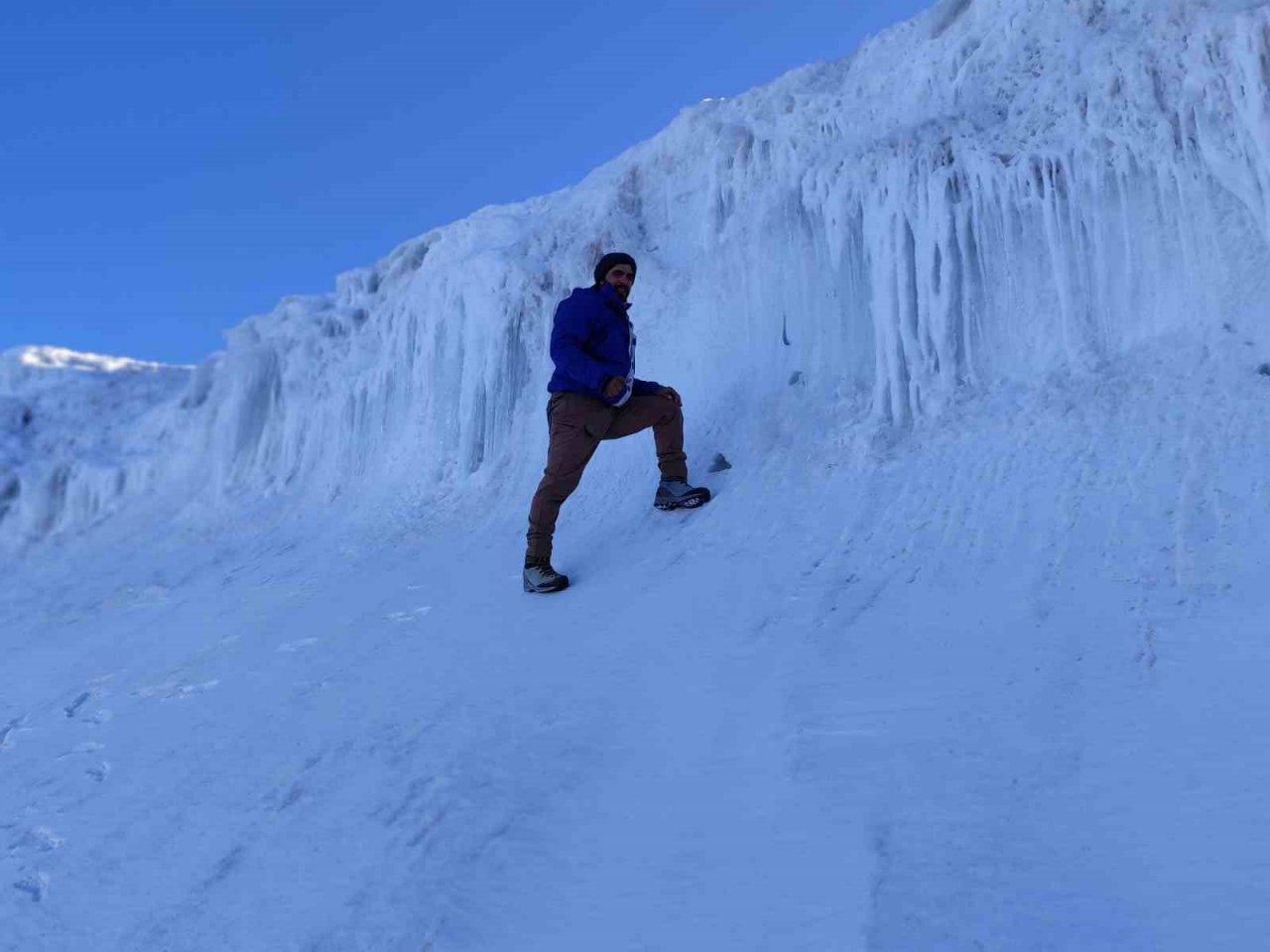 Ağrı Dağı zirvesi boş kalmıyor