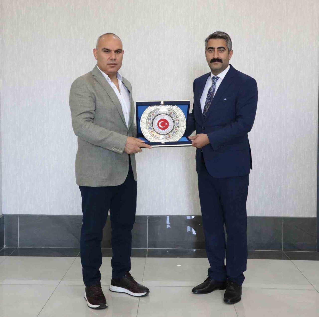 Ağrı Valiliği, kaymakamlara veda yemeği düzenledi