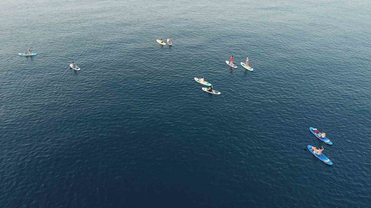 Sosyal medyadan izinsiz kürek sörfü kiralayan yabancı uyrukluya sınır dışı kararı