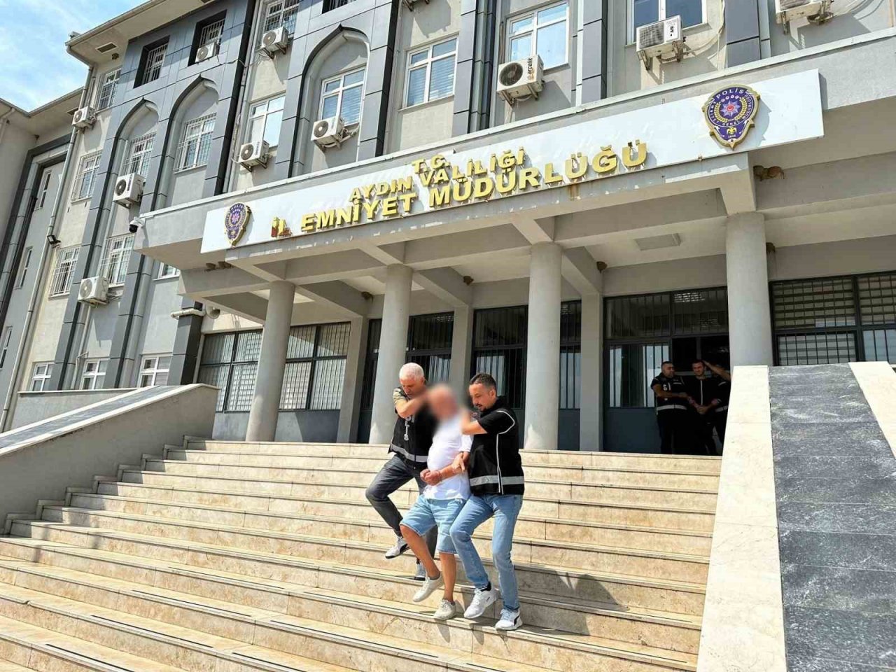 Aydın’da 5 uzun namlulu otomatik tüfek ele geçirildi