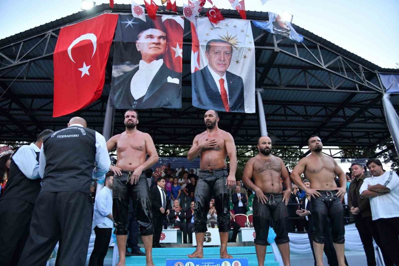 Kurtdereli Yağlı Güreşleri’nde başpehlivan Ali Gürbüz oldu