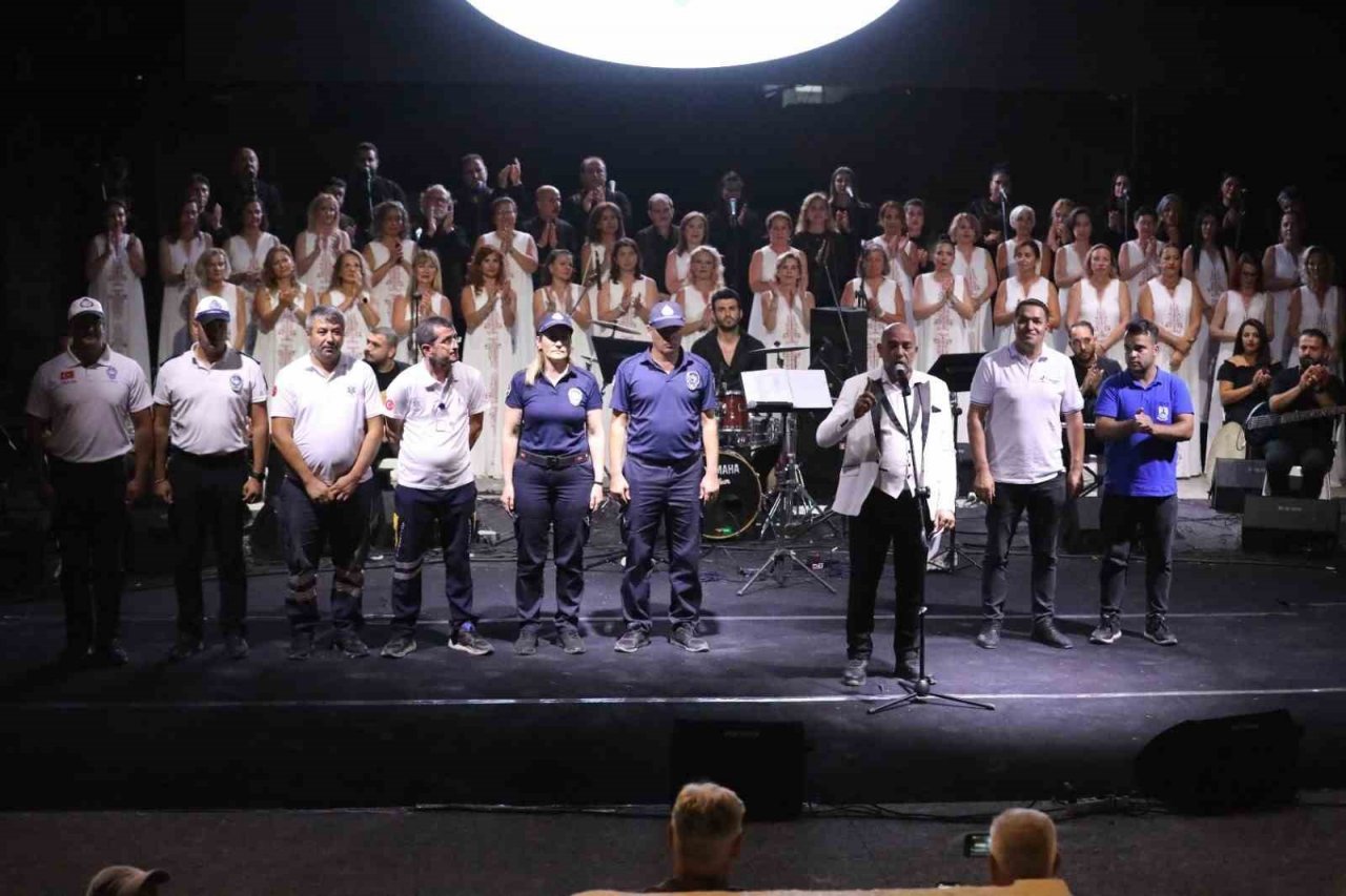 Antik Tiyatro’da barış ezgileri