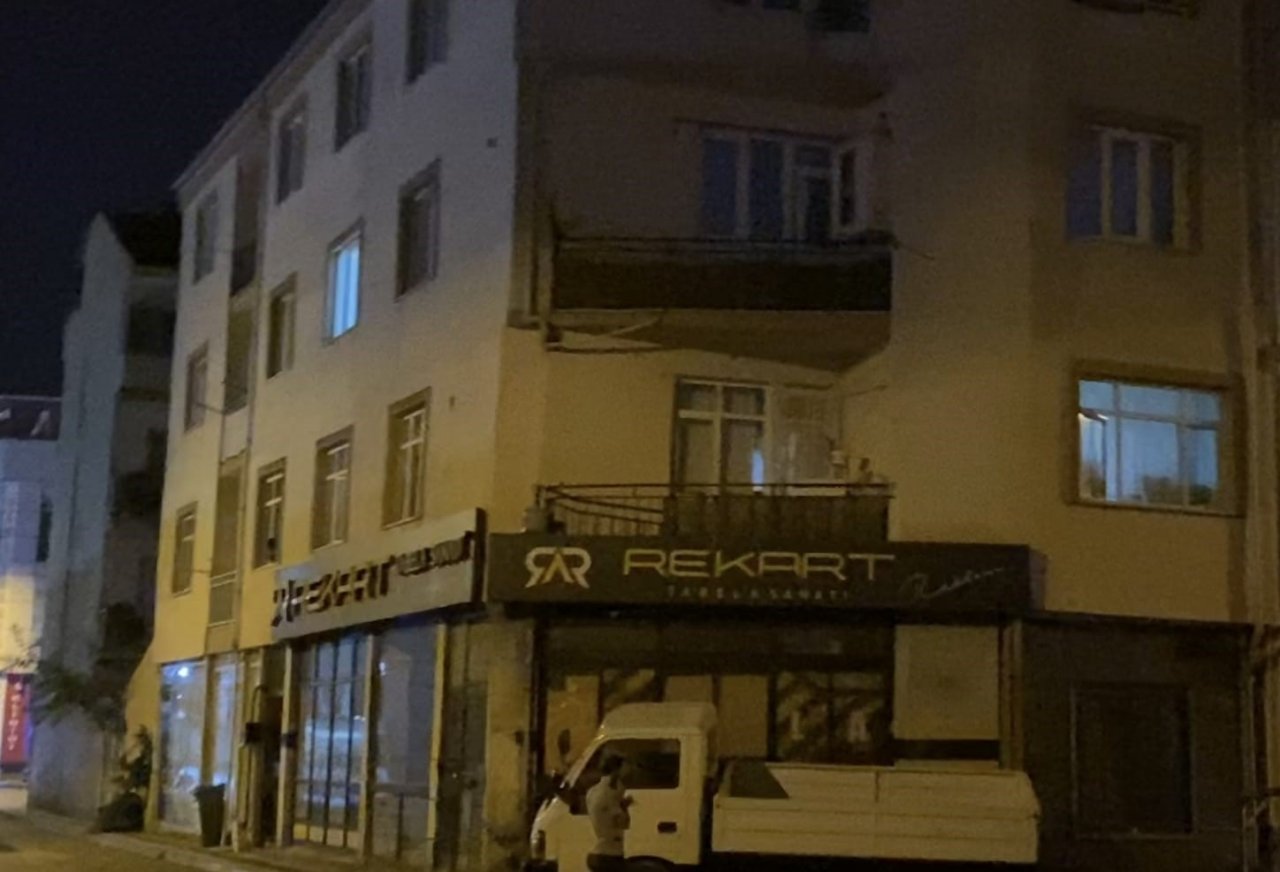 Beraber alkol aldığı arkadaşını 3. kattan aşağıya attı