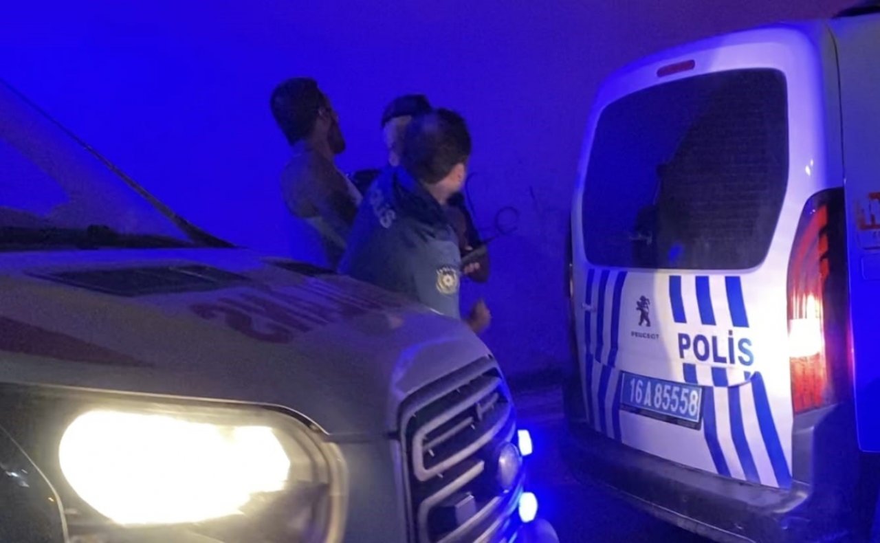 Beraber alkol aldığı arkadaşını 3. kattan aşağıya attı