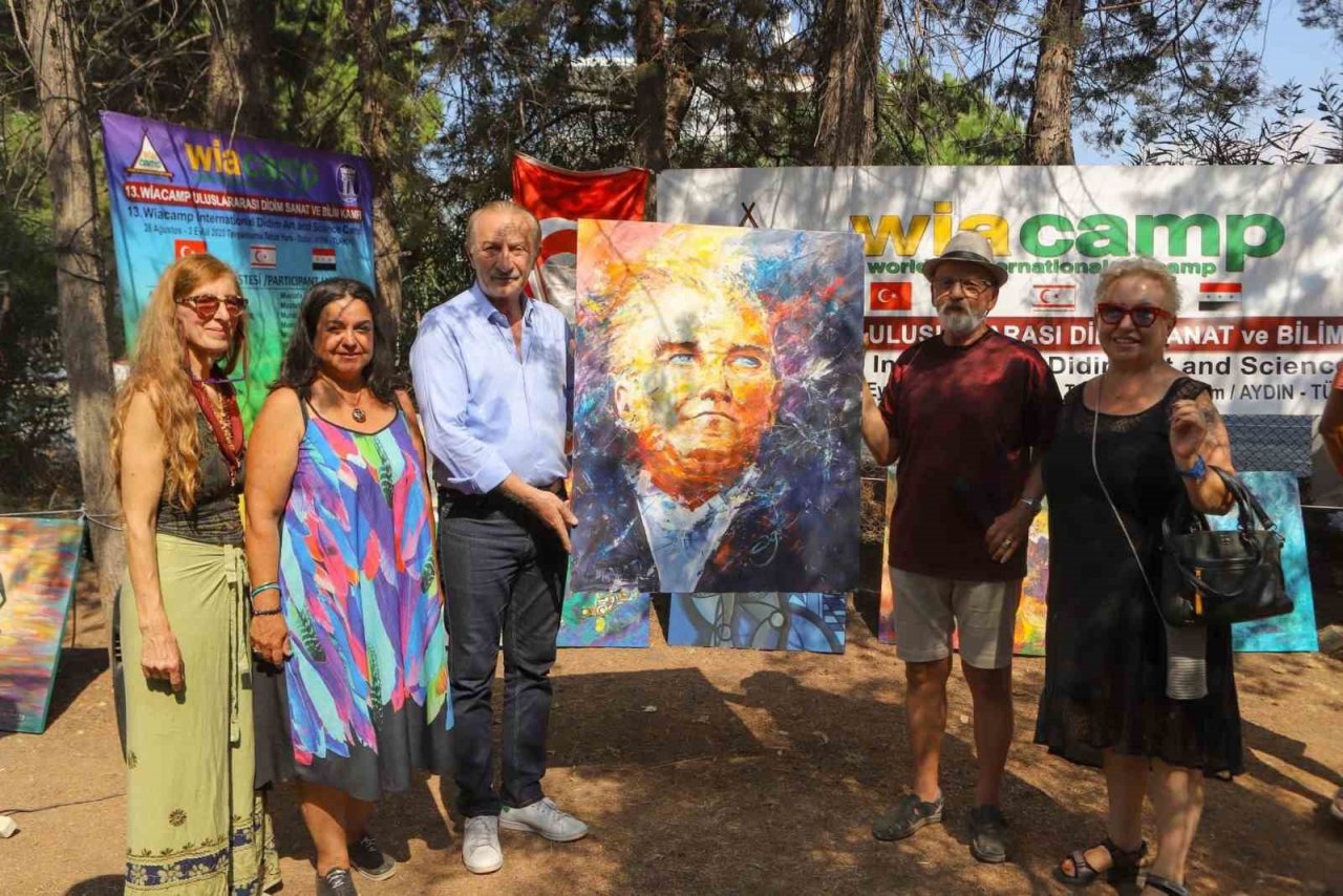 Başkan Atabay, sanatçılara sertifikalarını takdim etti