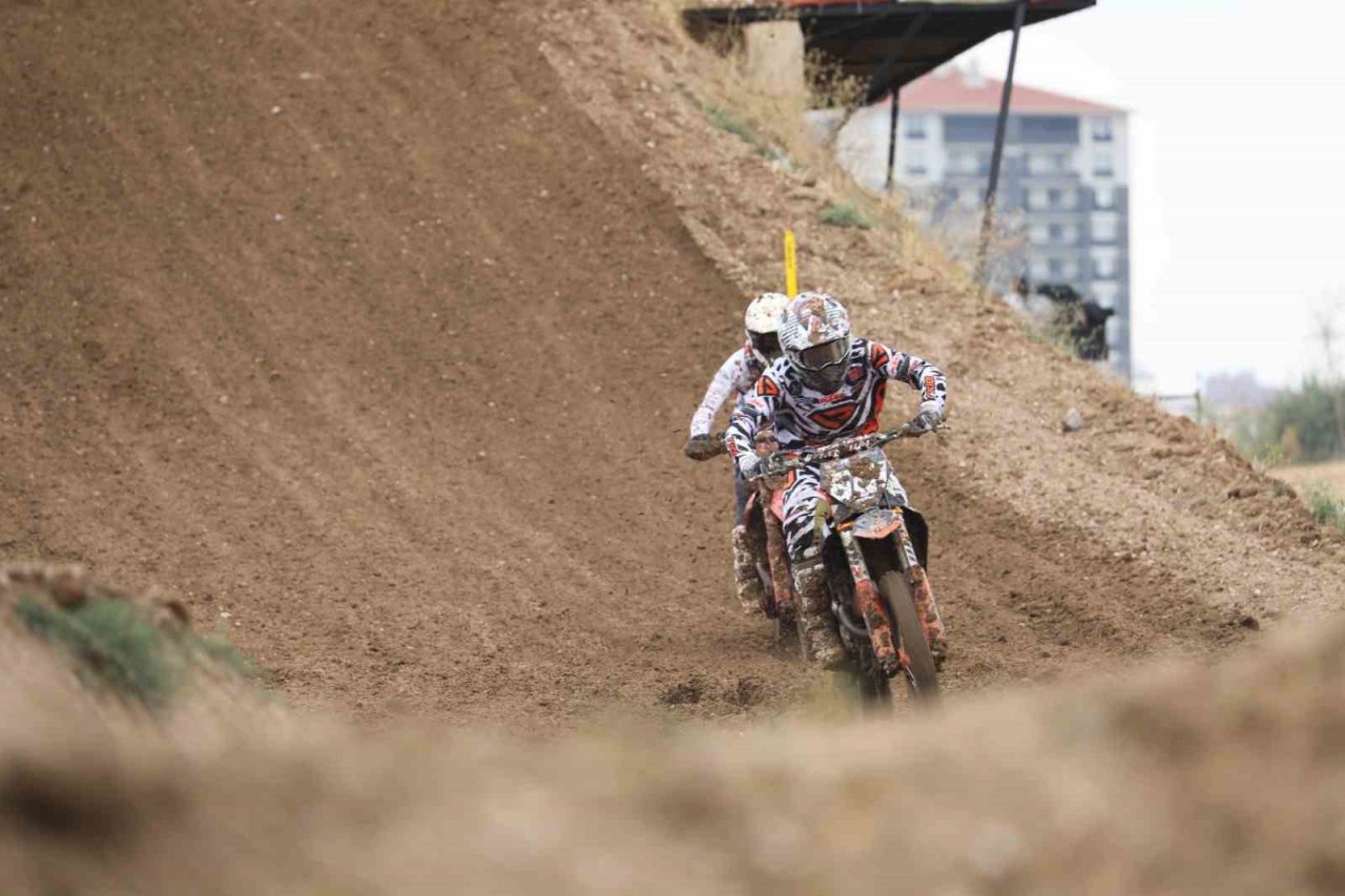 Afyonkarahisar’da Dünya Motokros Şampiyonası heyecanı sürüyor