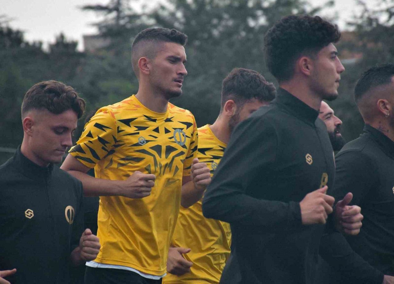 Anadolu Üniversitesi Spor Kulübü, Sapanca Gençlikspor maçına hazırlanıyor