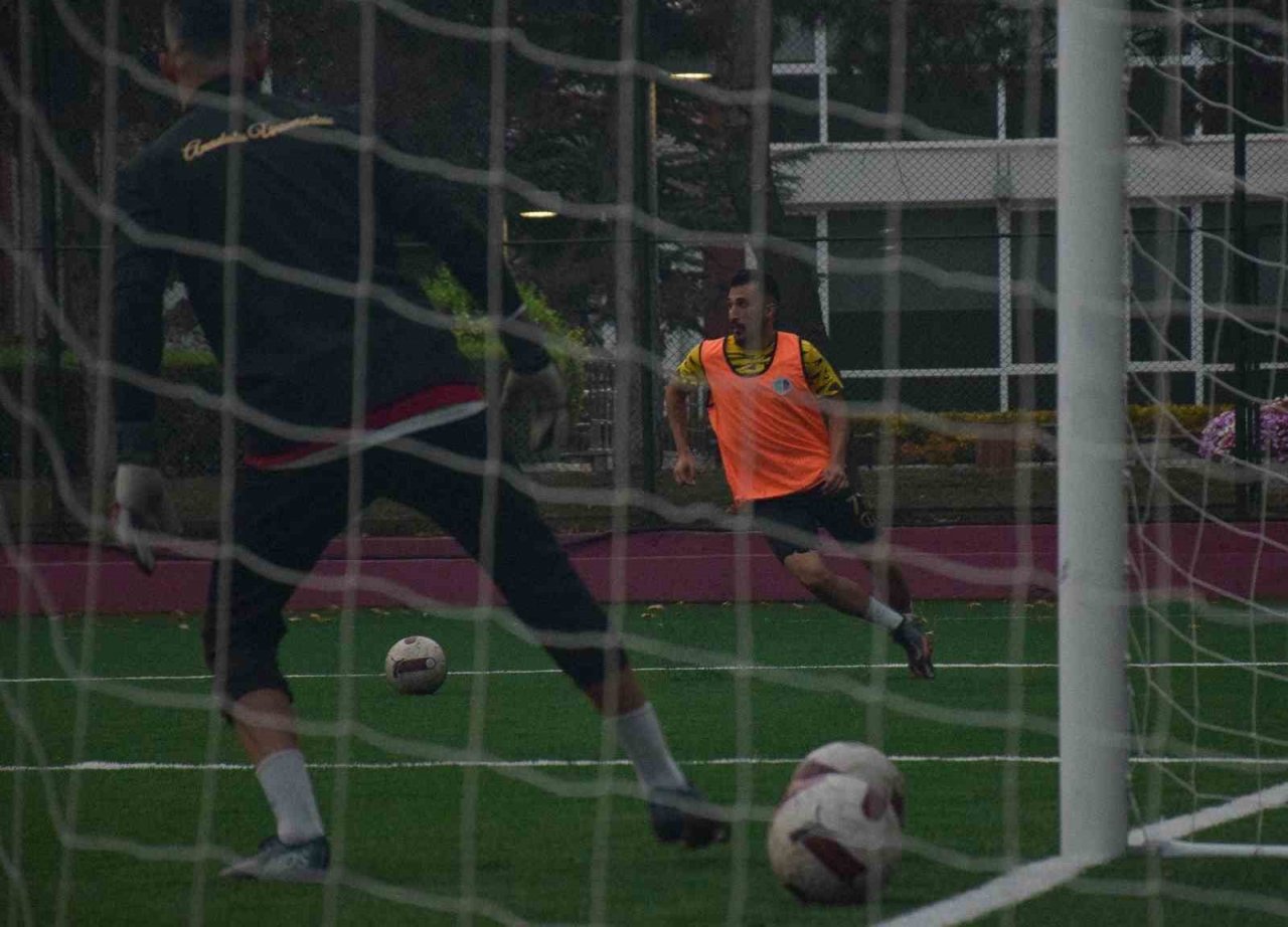 Anadolu Üniversitesi Spor Kulübü, Sapanca Gençlikspor maçına hazırlanıyor