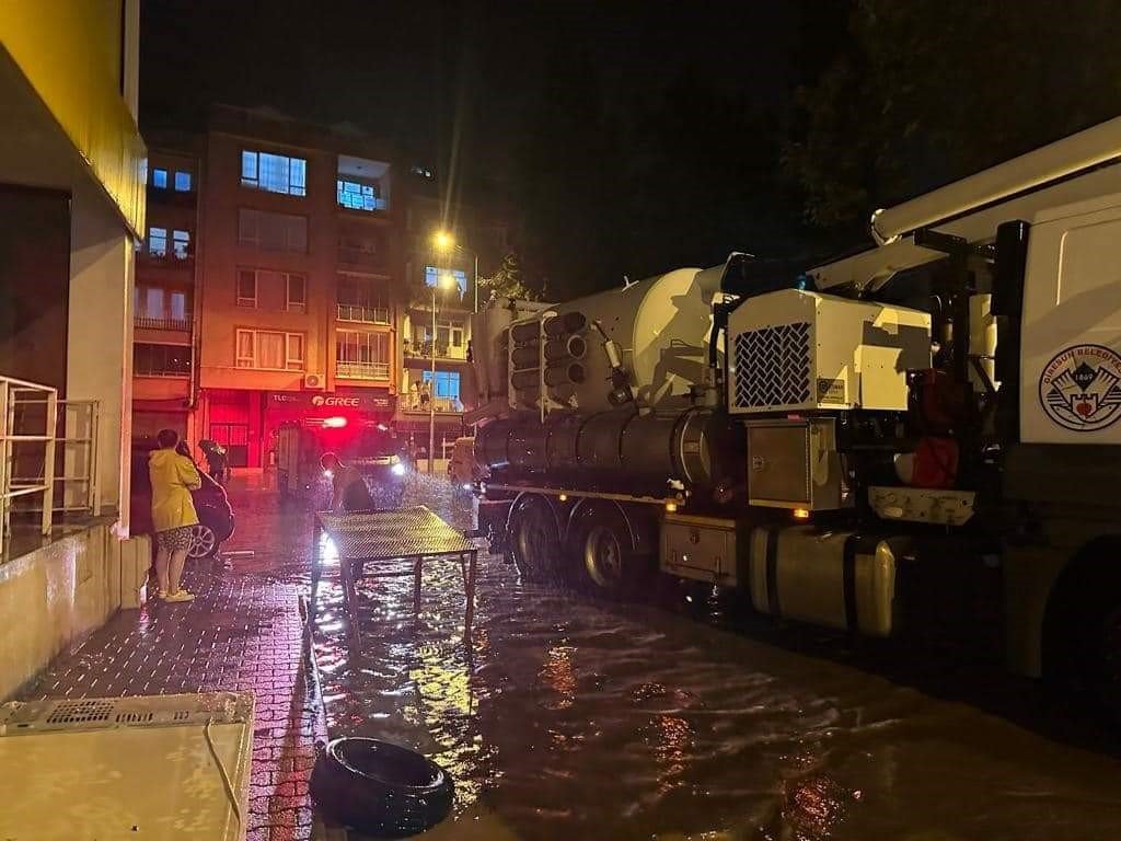 Giresun’da sağanak yağış hayatı olumsuz etkiledi