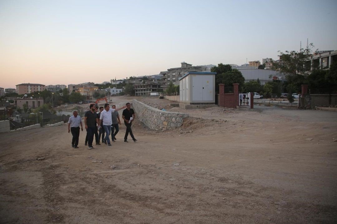 Şırnak Belediye Başkanı devam eden çalışmaları inceledi