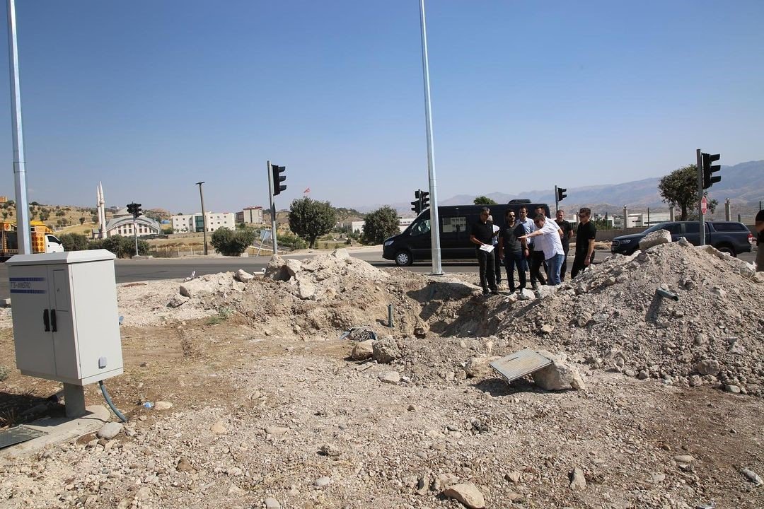 Şırnak Belediye Başkanı devam eden çalışmaları inceledi