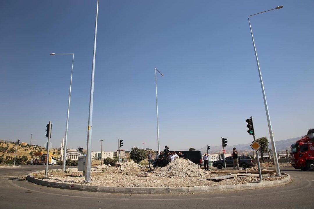 Şırnak Belediye Başkanı devam eden çalışmaları inceledi