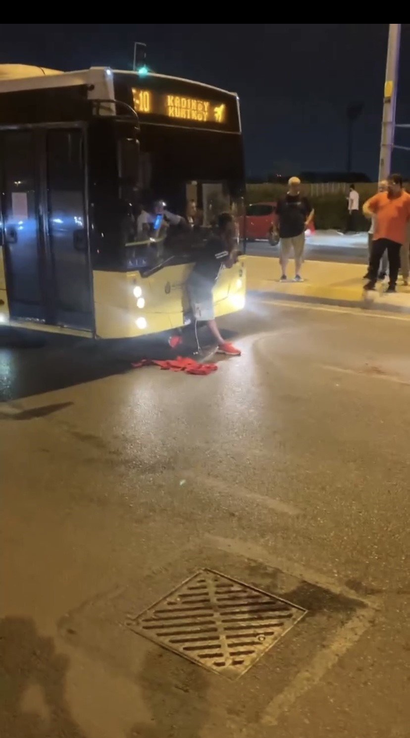 Pendik’te alkollü şahıs ortalığı birbirine kattı