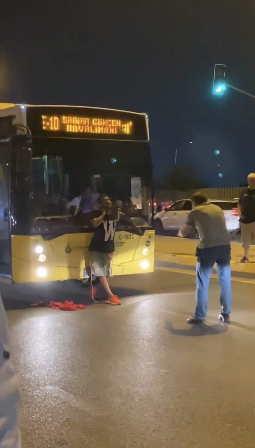 Pendik’te alkollü şahıs ortalığı birbirine kattı