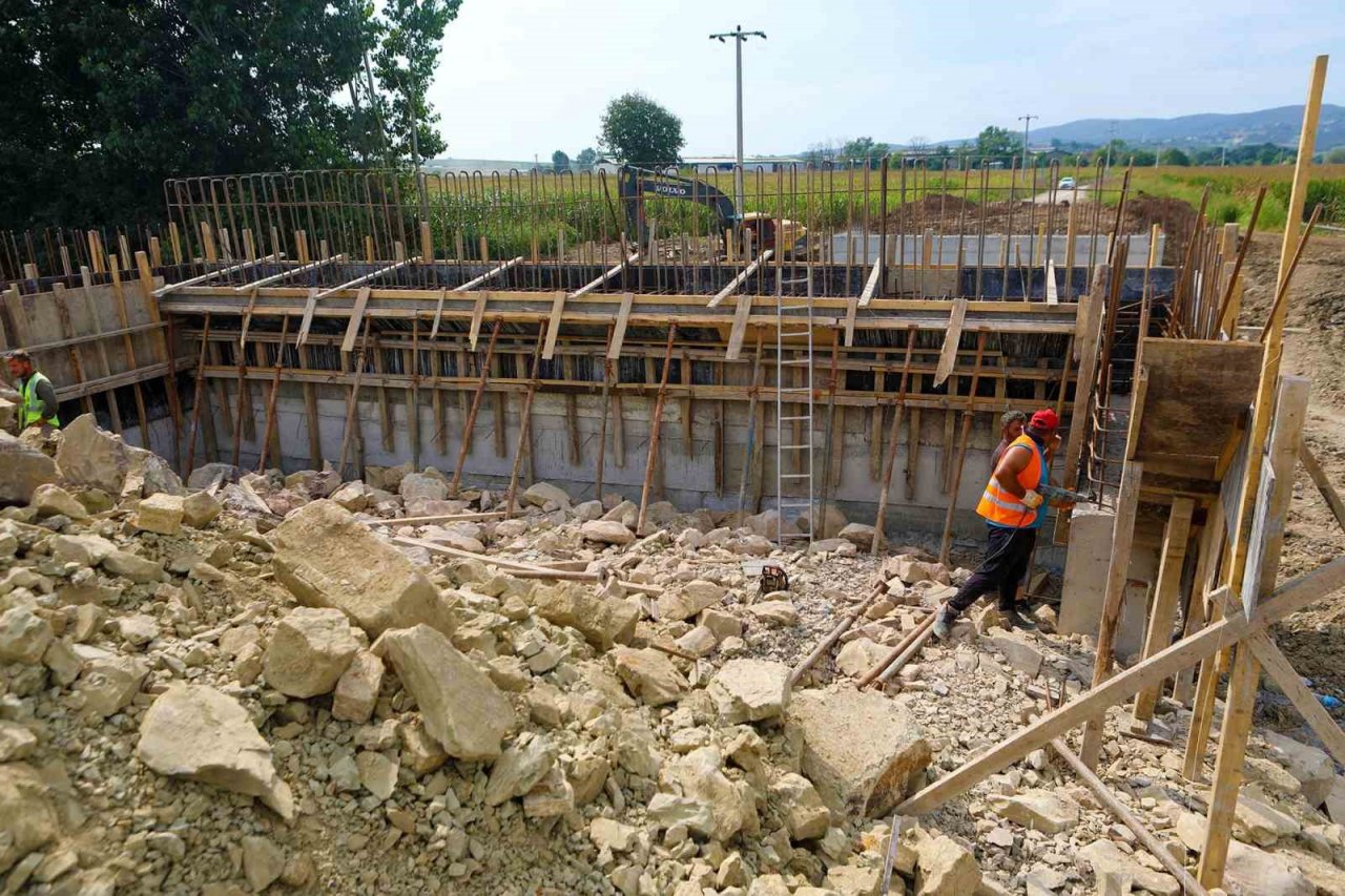 Tokmaklıdere Köprüsü’nde sona doğru