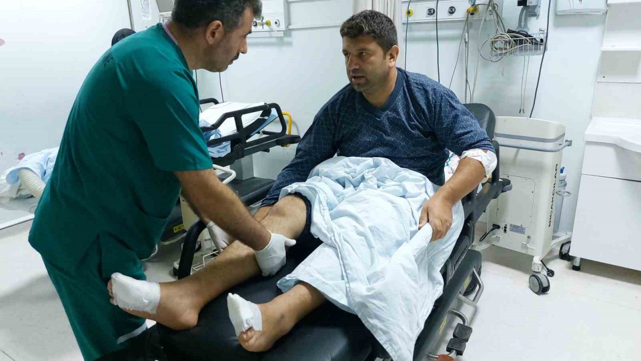 Selde sürüklenen 4 kişilik aile birbirlerine sarılarak ölümden kurtuldular: Anne ve baba hastanelik oldu