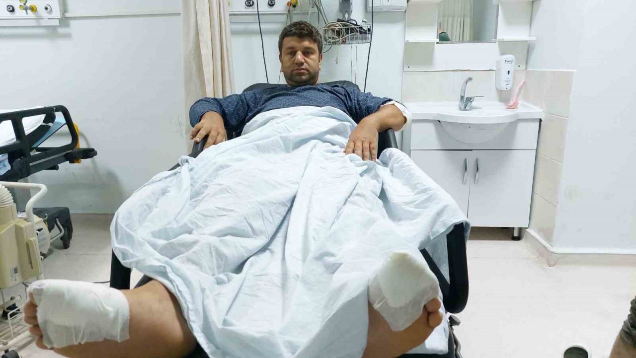 Selde sürüklenen 4 kişilik aile birbirlerine sarılarak ölümden kurtuldular: Anne ve baba hastanelik oldu