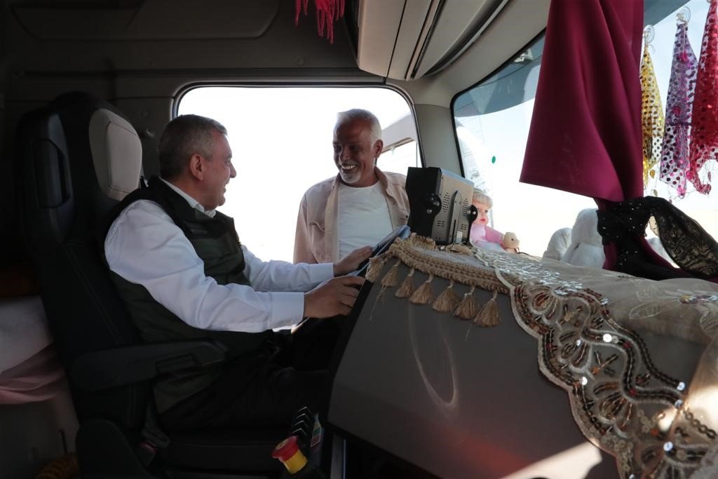 Şehir merkezinde 750 araçla gövde gösterisi