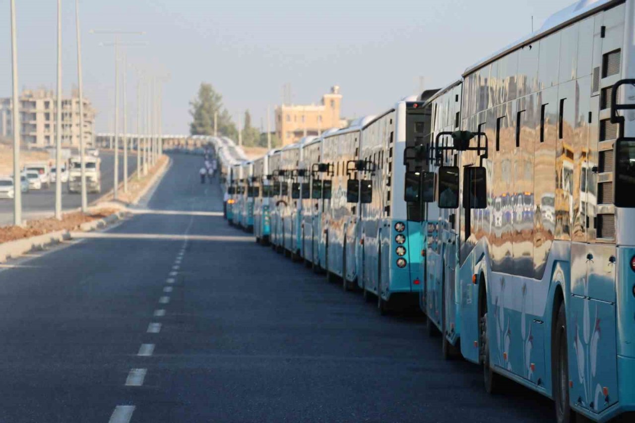 Şehir merkezinde 750 araçla gövde gösterisi