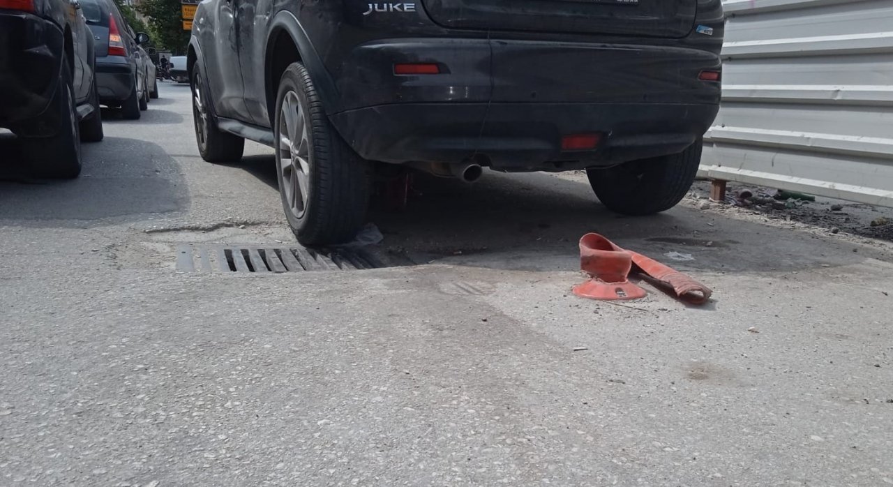 Araçlara trafik dubaları bile engel olmuyor