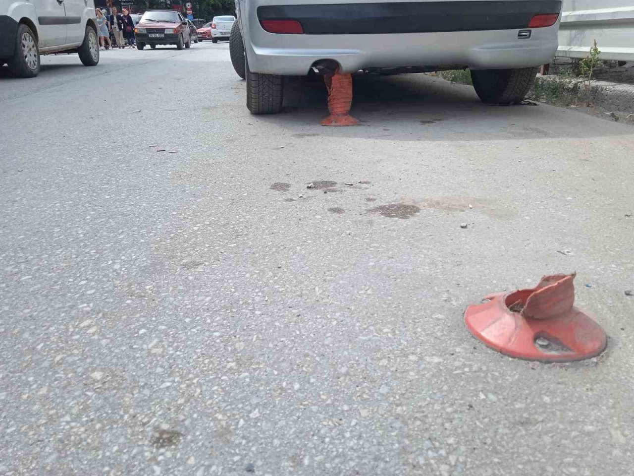 Araçlara trafik dubaları bile engel olmuyor