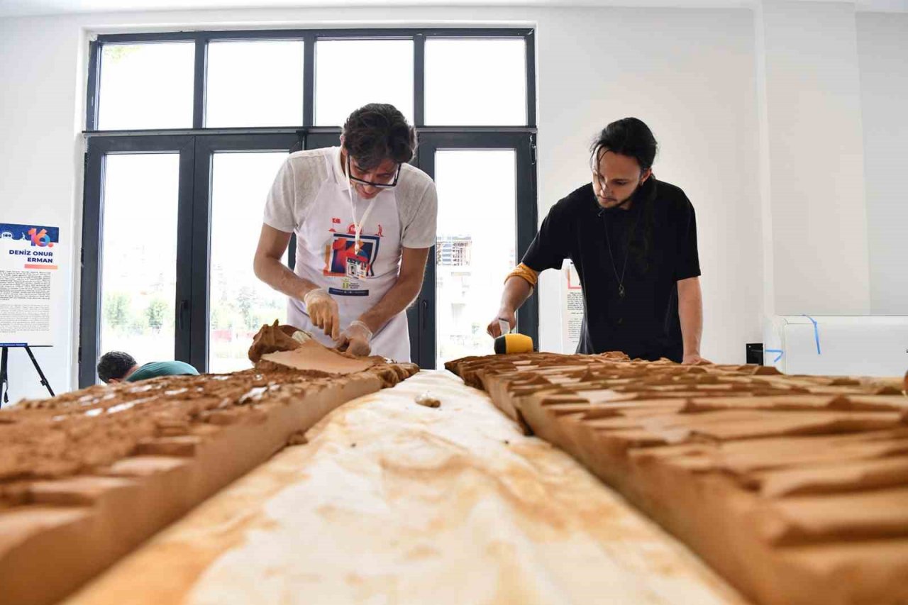 Sanatçılar 100’üncü yıla özel yapılacak eser için kolları sıvadı