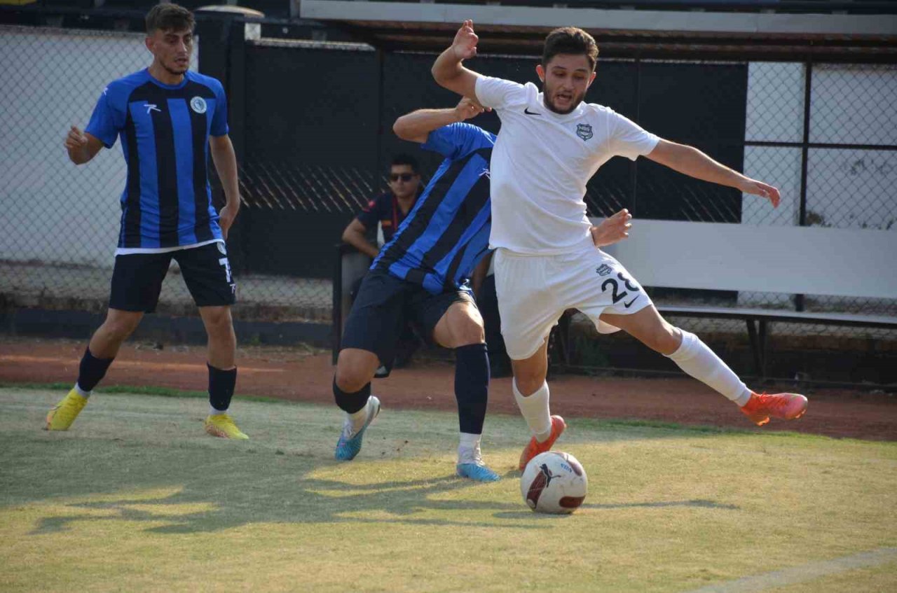 TFF 2. Lig Beyaz Grup: Nazilli Belediyespor: 1 - Beyoğlu Yeniçarşıspor: 0