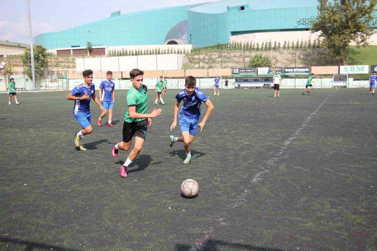 Genç Horozlar çalışmalarına ağırlık verdi