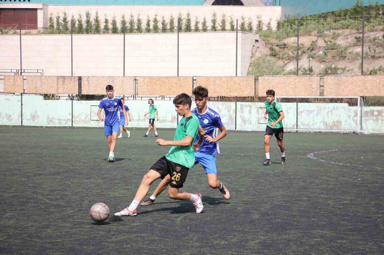 Genç Horozlar çalışmalarına ağırlık verdi