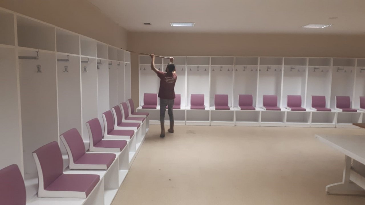 Zafer Stadyumunda temizlik çalışması