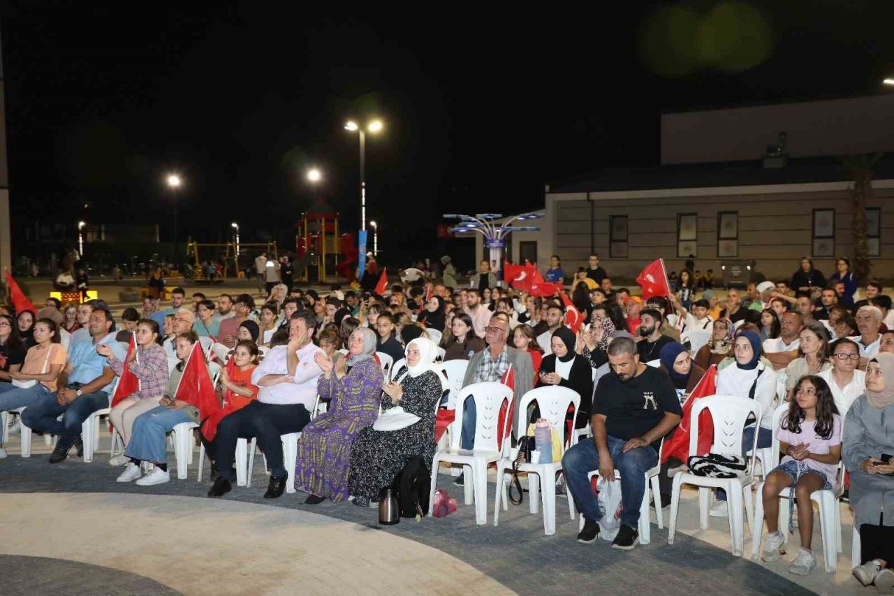 Akyazılılar şampiyonluğu dev ekranda izledi