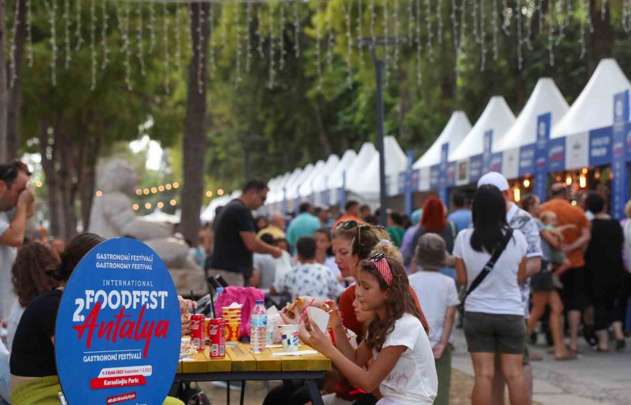 2’nci Uluslararası Food Fast Antalya Gastronomi Festivali yoğun ilgi gördü