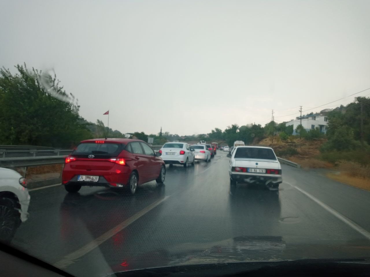 Aydın’da sağanak yağış kaza getirdi