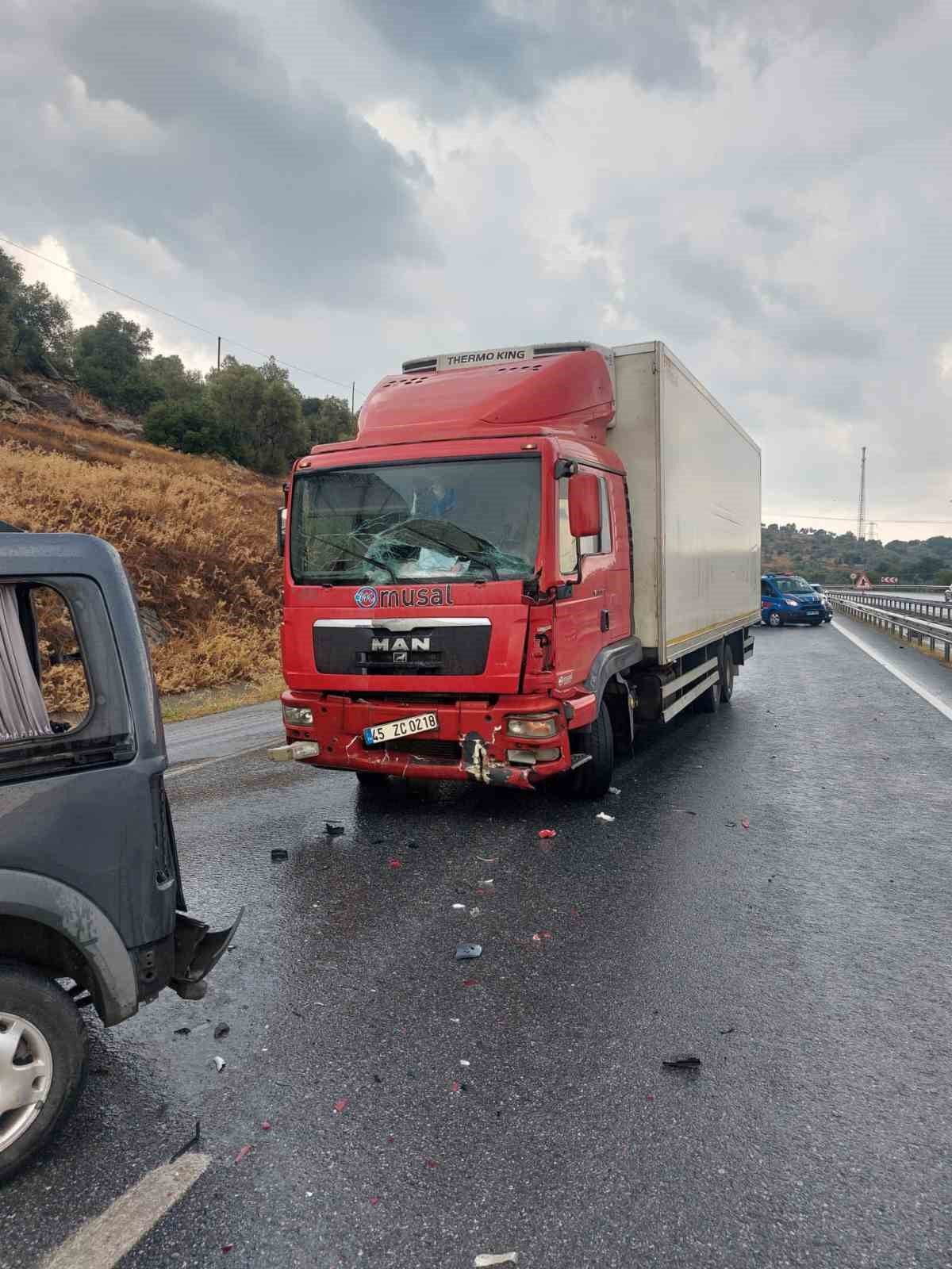 Aydın’da zincirleme trafik kazası: 8 yaralı
