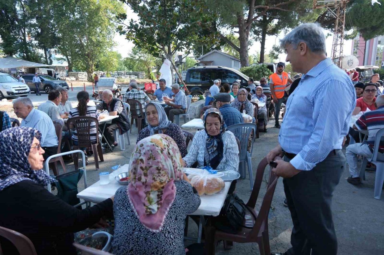 Horsunlu’da 15 kazan keşkek dağıtıldı